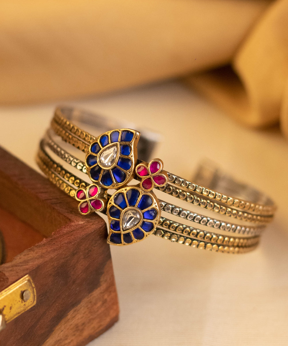 Harini_Handcrafted_Pure_Silver_Bangle_With_Kundan_WeaverStory_01