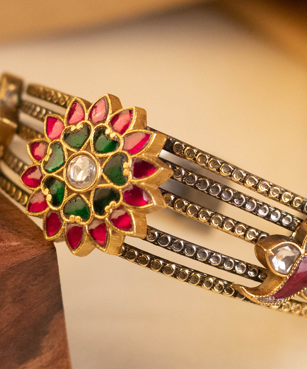 Idai_Handcrafted_Pure_Silver_Bangle_With_Kundan_WeaverStory_02