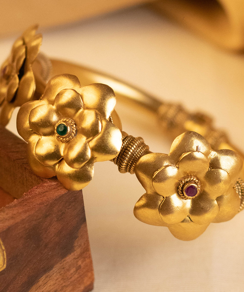 Leela_Handcrafted_Pure_Silver_Bangle_WeaverStory_02