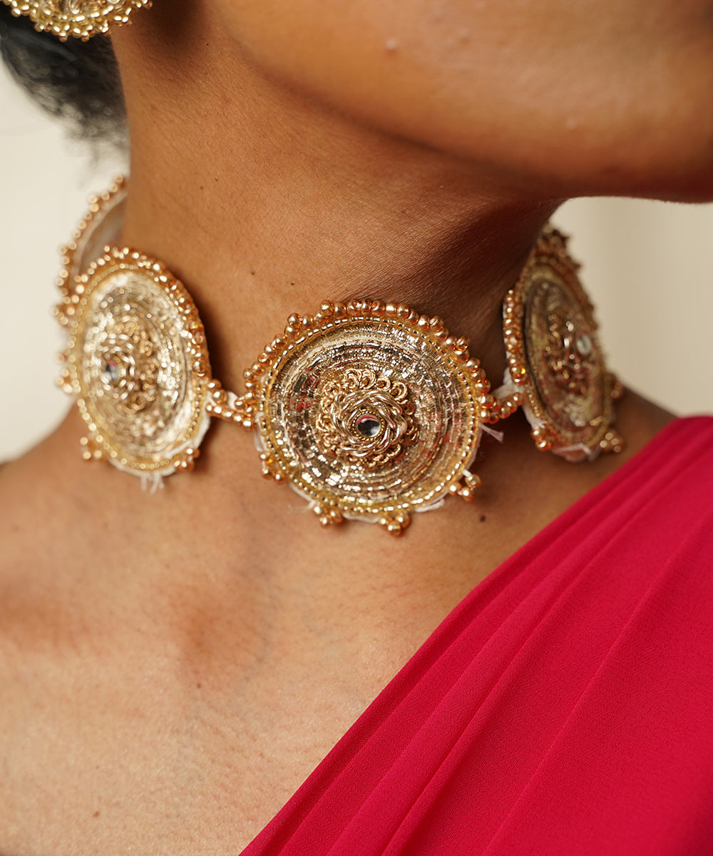 Handcrafted_Gold_Circular_Medallion_Choker_Necklace_Set_WeaverStory_03