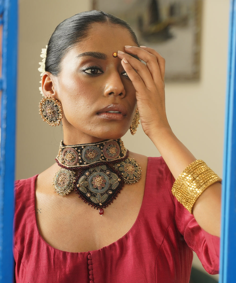 Handcrafted_Black_Fabric_Choker_WeaverStory_04
