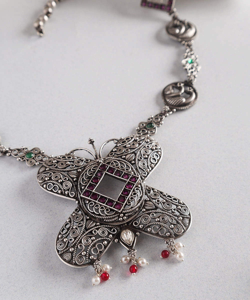 Tanya_Handcrafted_Oxidised_Pure_Silver_Necklace_With_Kempstones_And_Peacock_Motifs_WeaverStory_02
