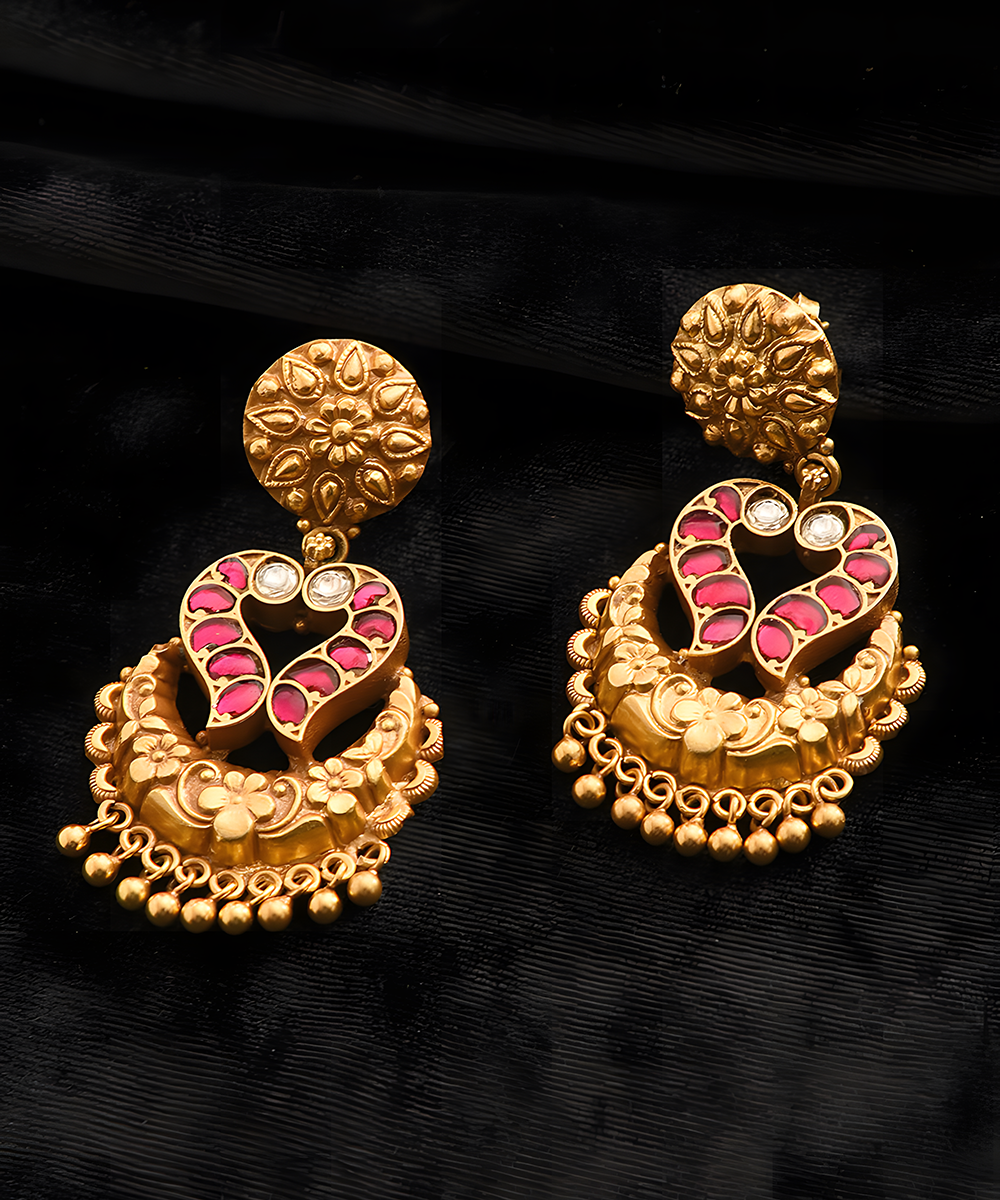 Neerja_Red_Handcrafted_Kundan_Golden_Earrings_In_Pure_Silver_WeaverStory_02