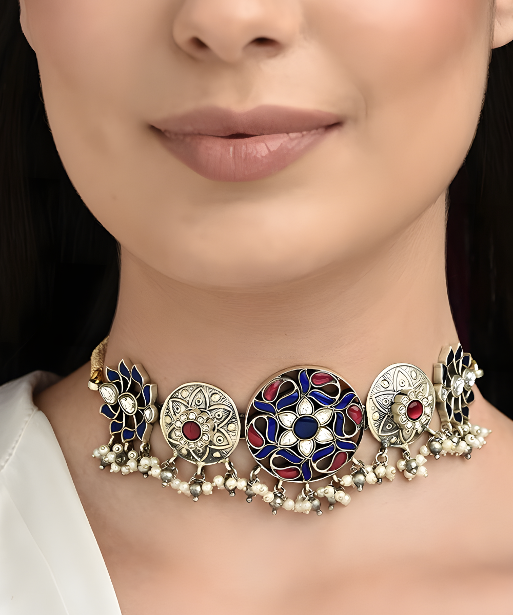 Shewta_Blue_And_Pink_Handcrafted_Pure_Silver_Kundan_Choker_WeaverStory_01
