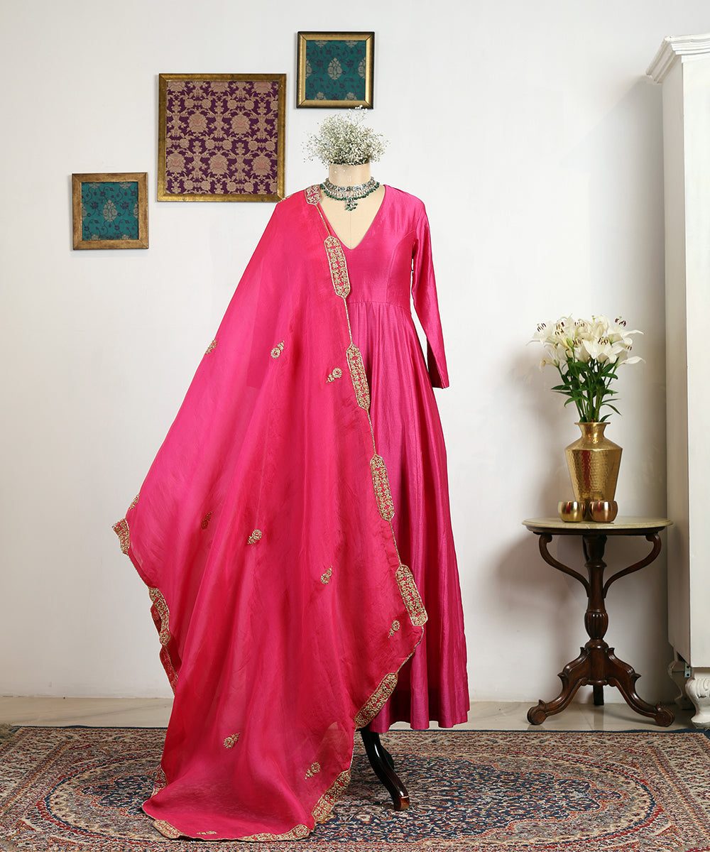 Hot_Pink_Organza_Dupatta_Scallop_Border_And_Booti_WeaverStory_01