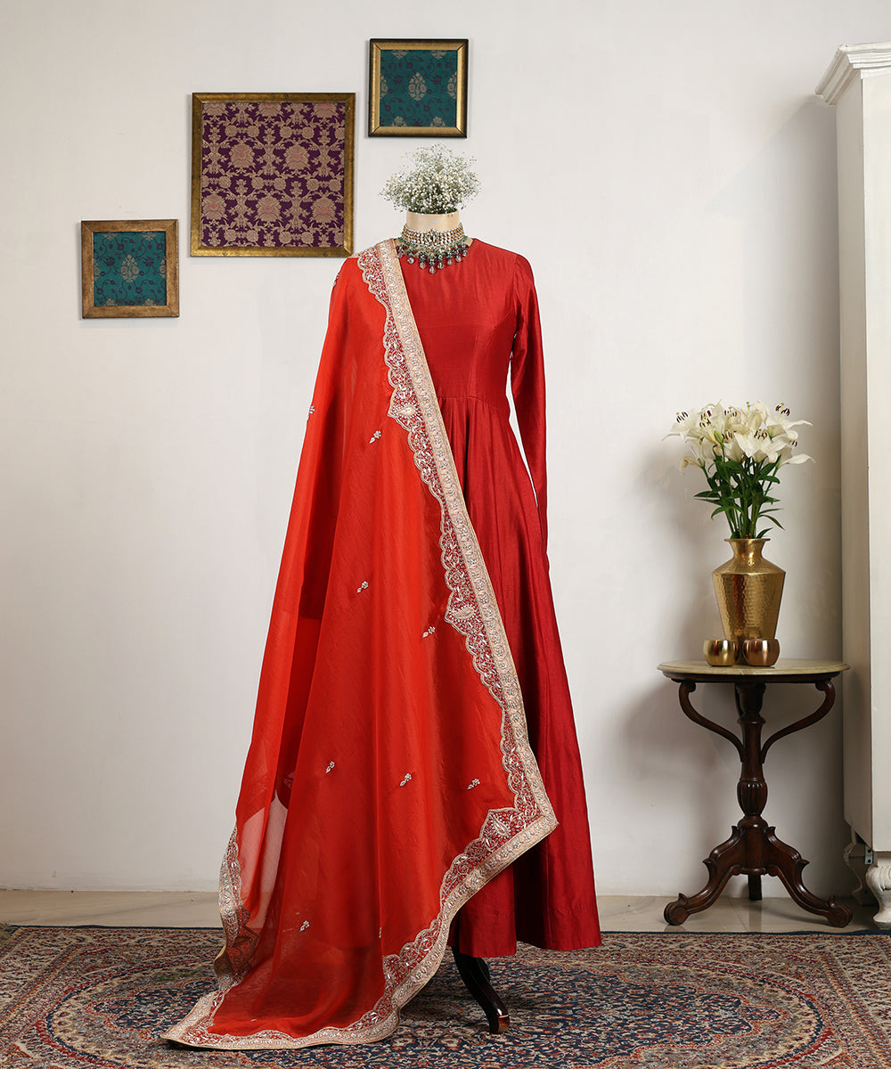 Orange_Red_Handloom_Organza_Dupatta_With_Mughal_Border_And_Hand_Embroidery_WeaverStory_01