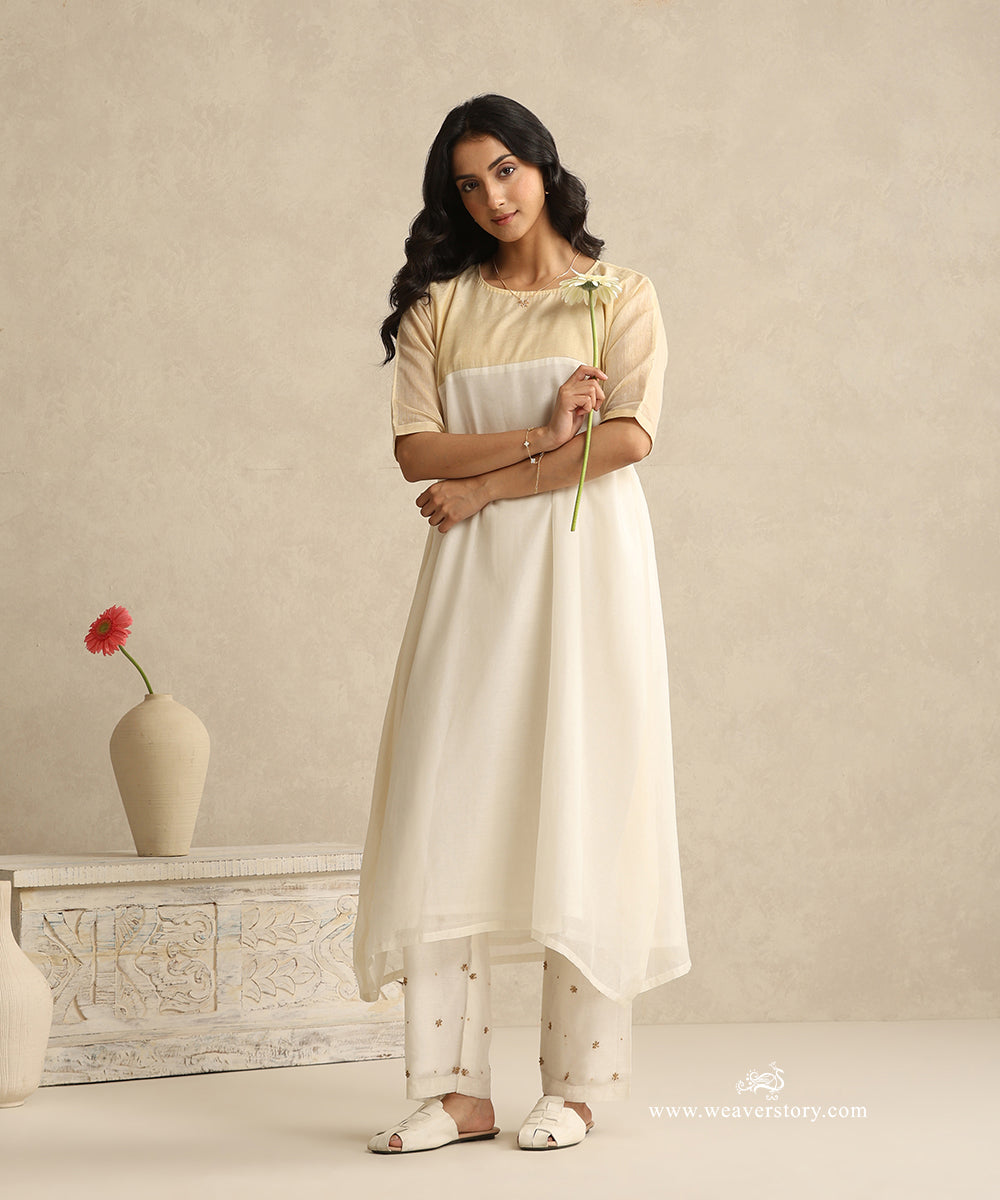 Off_White_Handloom_Mul_Chanderi_Suit_With_Cotton_Tissue_Yoke_And_Embroiderd_Pant_WeaverStory_02