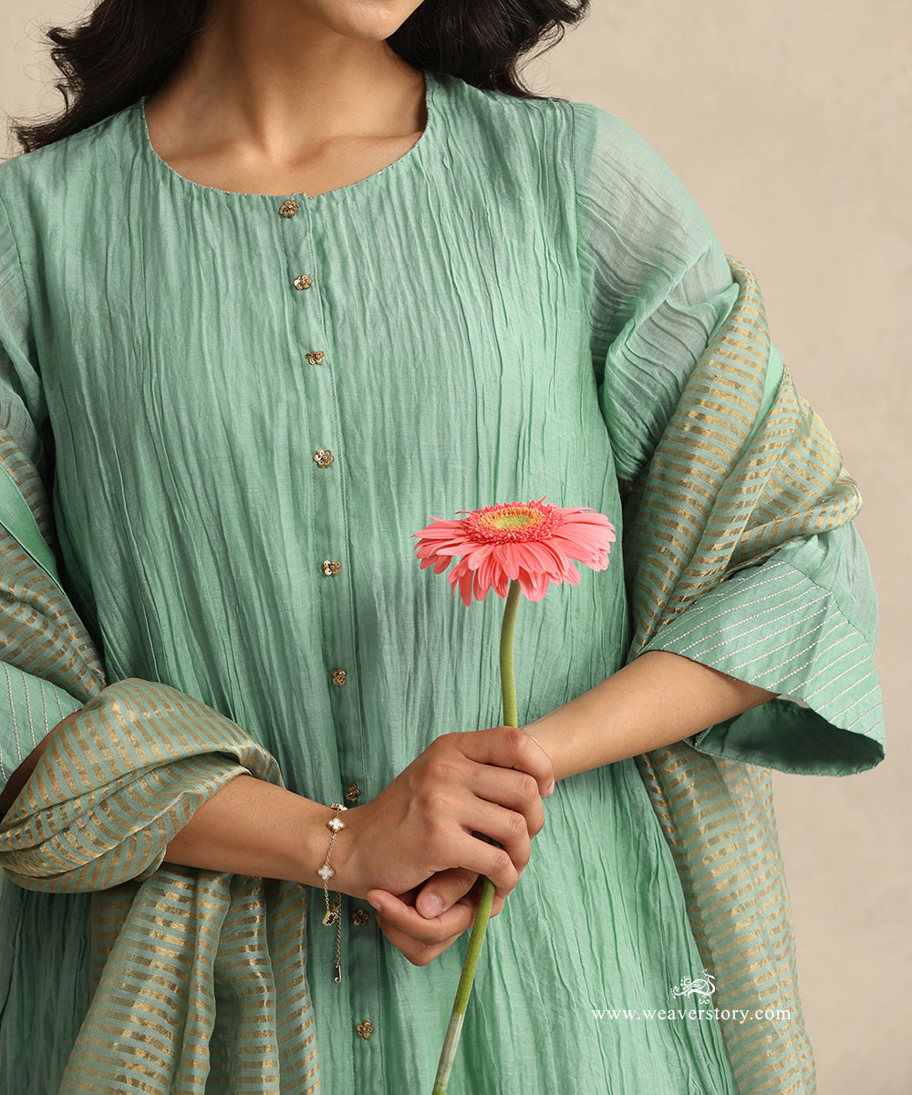 Light_Blue_Handloom_Mul_Chanderi_Suit_Set_With_Ivory_Hand_Embroiderd_Pant_And_Stripe_Tissue_Dupatta_WeaverStory_06