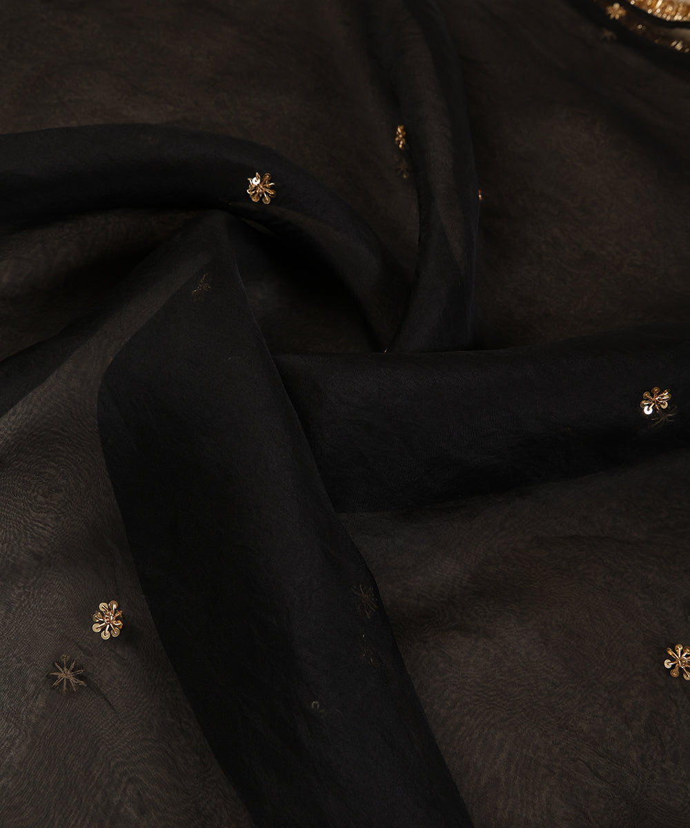 Black_Organza_Dupatta_Zerdozi_Booti_Hand_Embroidery_WeaverStory_05
