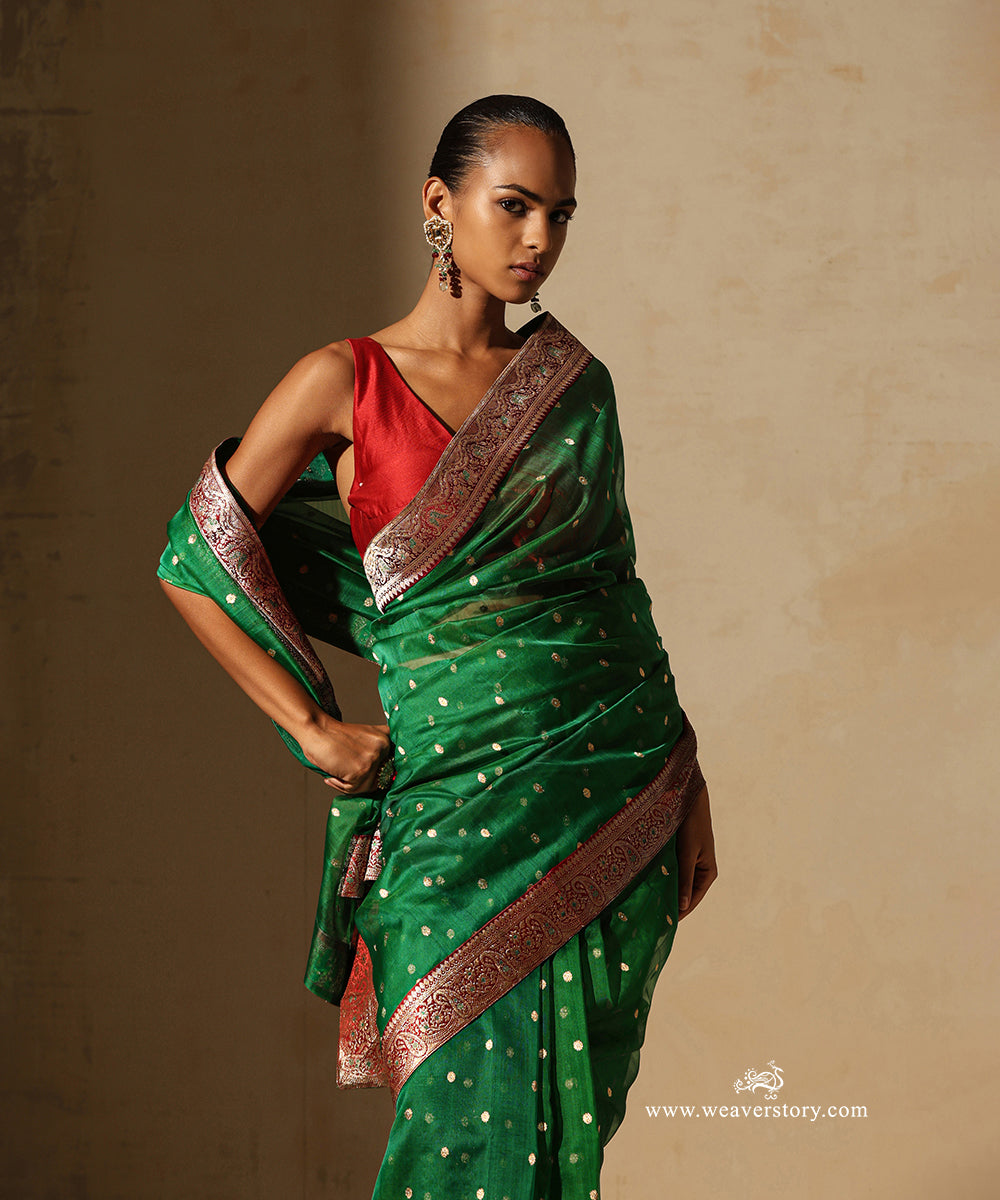 Green_Handloom_Organza_Booti_Saree_With_Maroon_Antique_Ambi_Border_WeaverStory_02