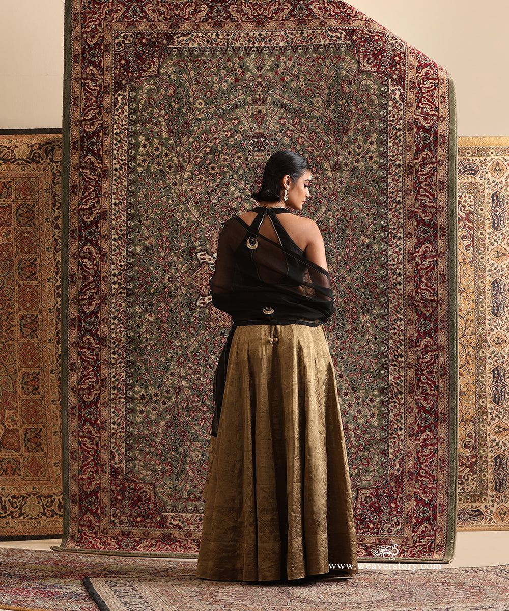 Black_Tissue_Skirt_with_Black_Blouse_and_Organz_Chand_Boota_Dupatta_With_Tissue_Palla_WeaverStory_05