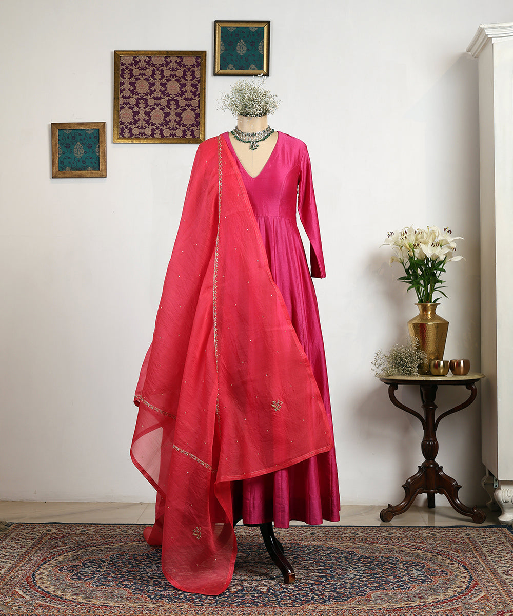 Red_Hand_Embroidered_With_Floral_Boota_Dupatta_WeaverStory_01