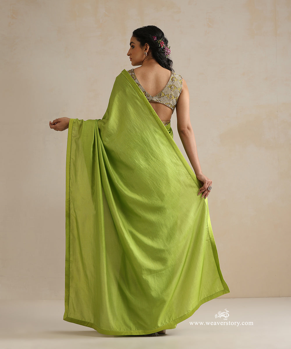 Lime_Green_Pure_Silk_Saree_With_Satin_Finishing_WeaverStory_03