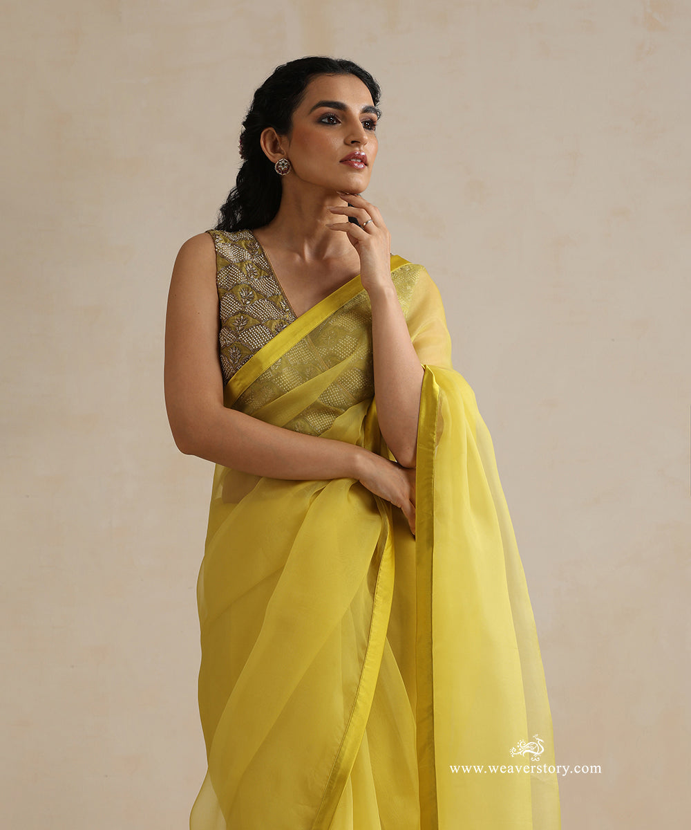 Yellow_Pure_Organza_Saree_With_Satin_Finishing_WeaverStory_02