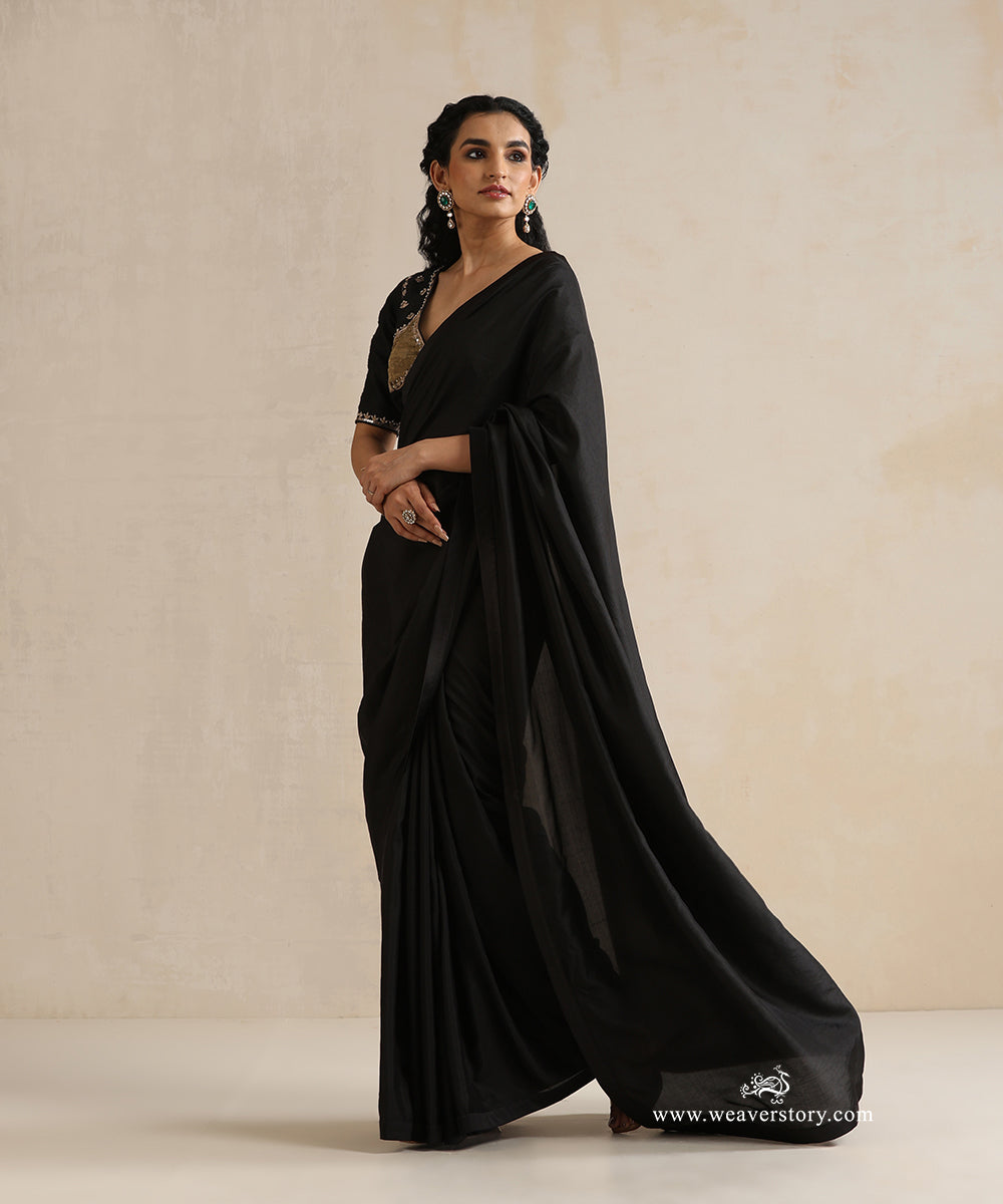 Black_Pure_Silk_Saree_With_Satin_Finishing_WeaverStory_01