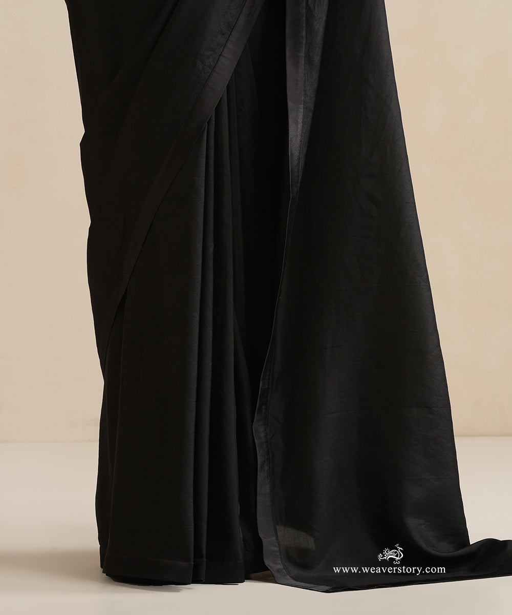 Black_Pure_Silk_Saree_With_Satin_Finishing_WeaverStory_04