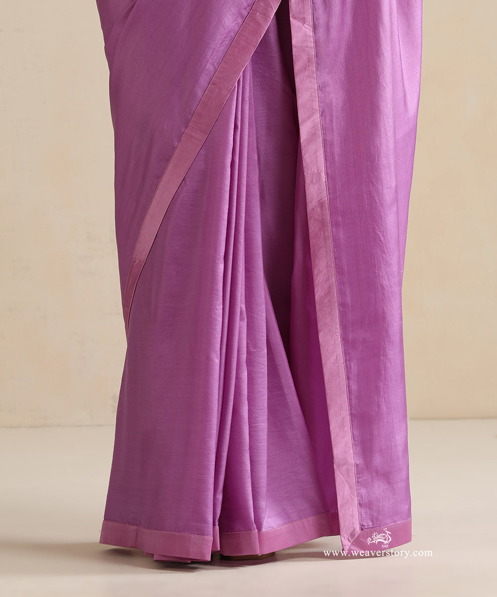 Lavender_Pure_Silk_Saree_With_Satin_Finishing_WeaverStory_04