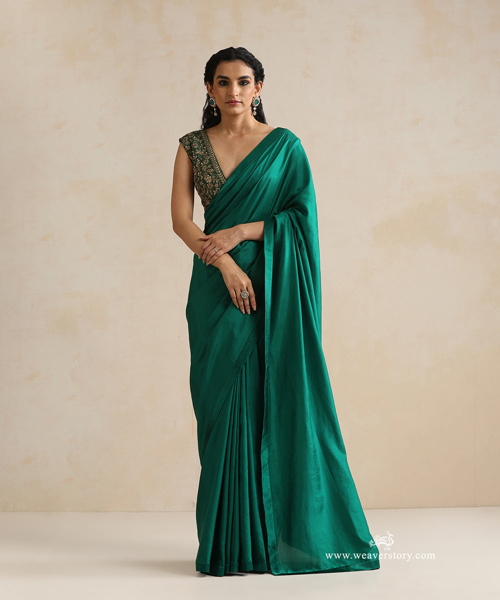 Green_Pure_Silk_Saree_With_Satin_Finishing_WeaverStory_01