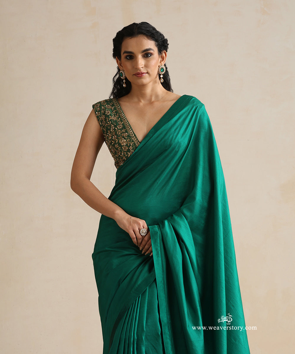 Green_Pure_Silk_Saree_With_Satin_Finishing_WeaverStory_02