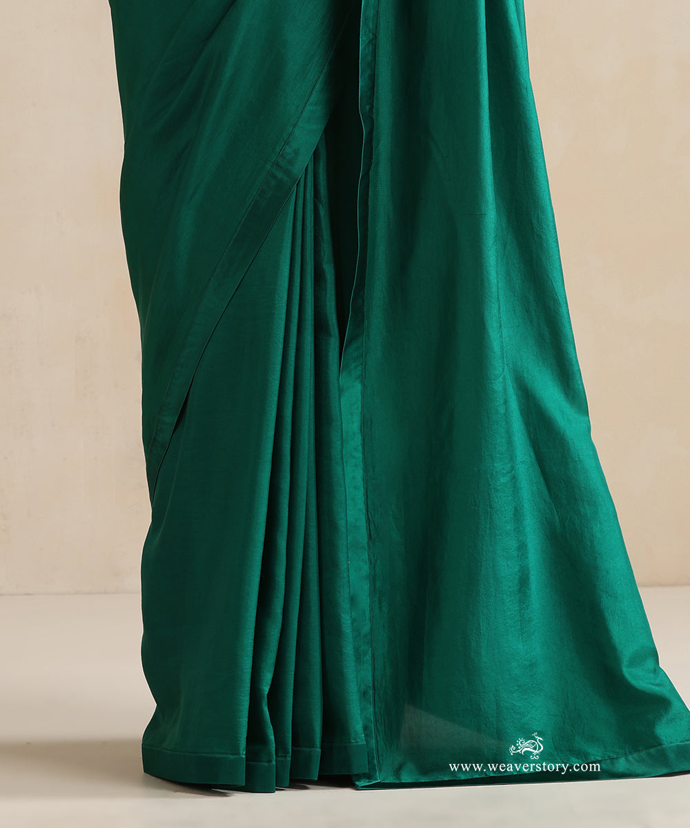 Green_Pure_Silk_Saree_With_Satin_Finishing_WeaverStory_04