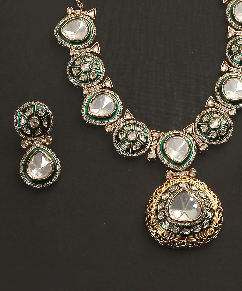 Loulia_Handcrafted_Necklace_Set_With_Semi_Precious_Stones_WeaverStory_03