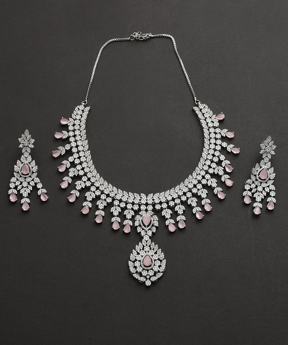 Kanam_Handcrafted_Necklace_Set_With_Semi_Precious_Stones_WeaverStory_02