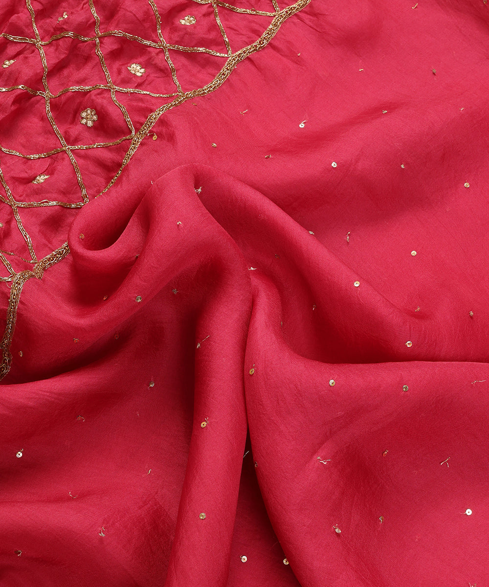 Magenta_Organza_Dupatta_With_Hand_Embroury_WeaverStory_05