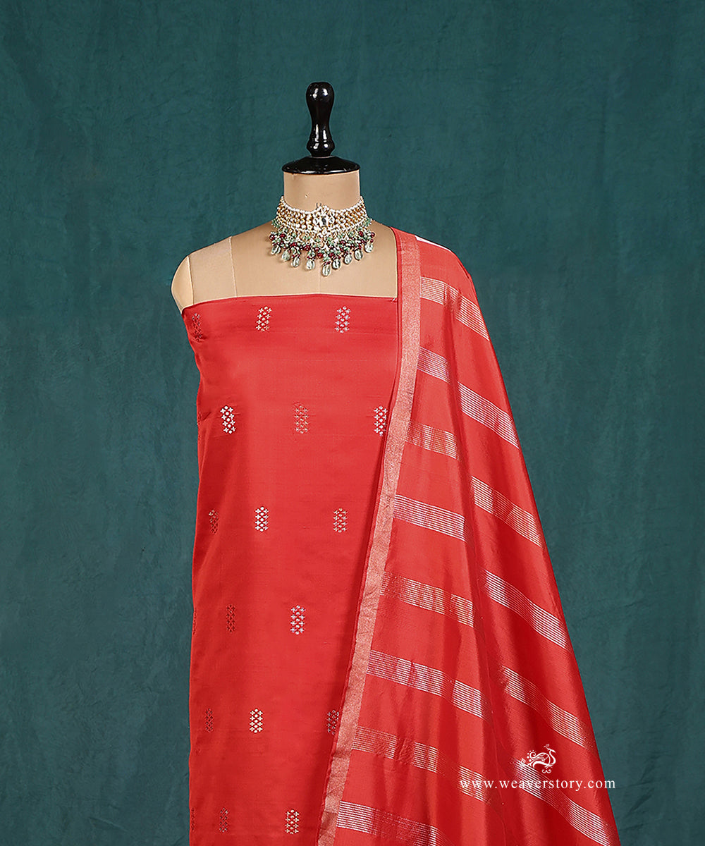 Handloom_Red_Pure_Mushroo_Silk_Banarasi Suit_Set_Fabric_With Small_Boota_WeaverStory_03