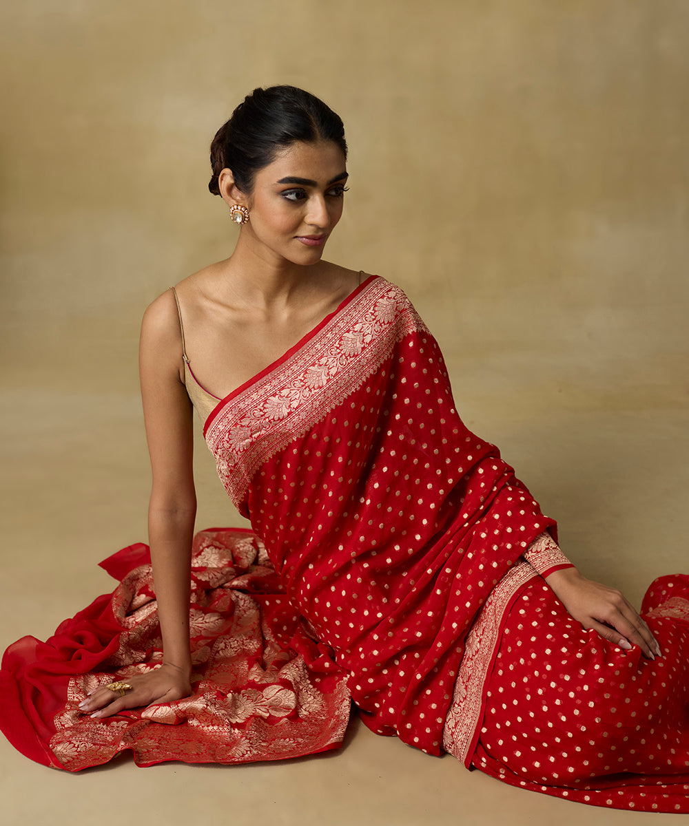 Red_Handloom_Pure_Georgette_Banarasi_Saree_With_Polka_Dots_WeaverStory_02