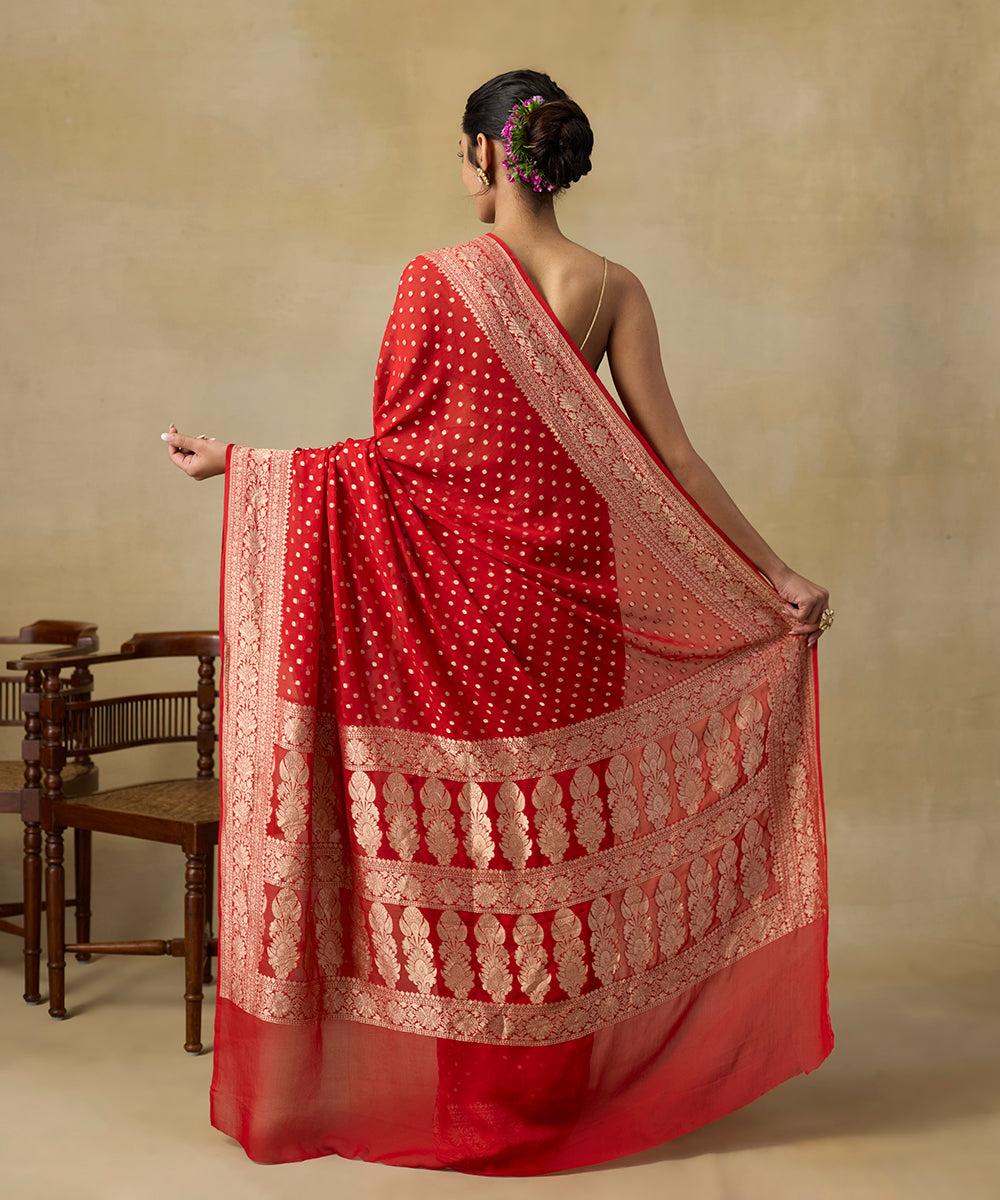 Red_Handloom_Pure_Georgette_Banarasi_Saree_With_Polka_Dots_WeaverStory_03