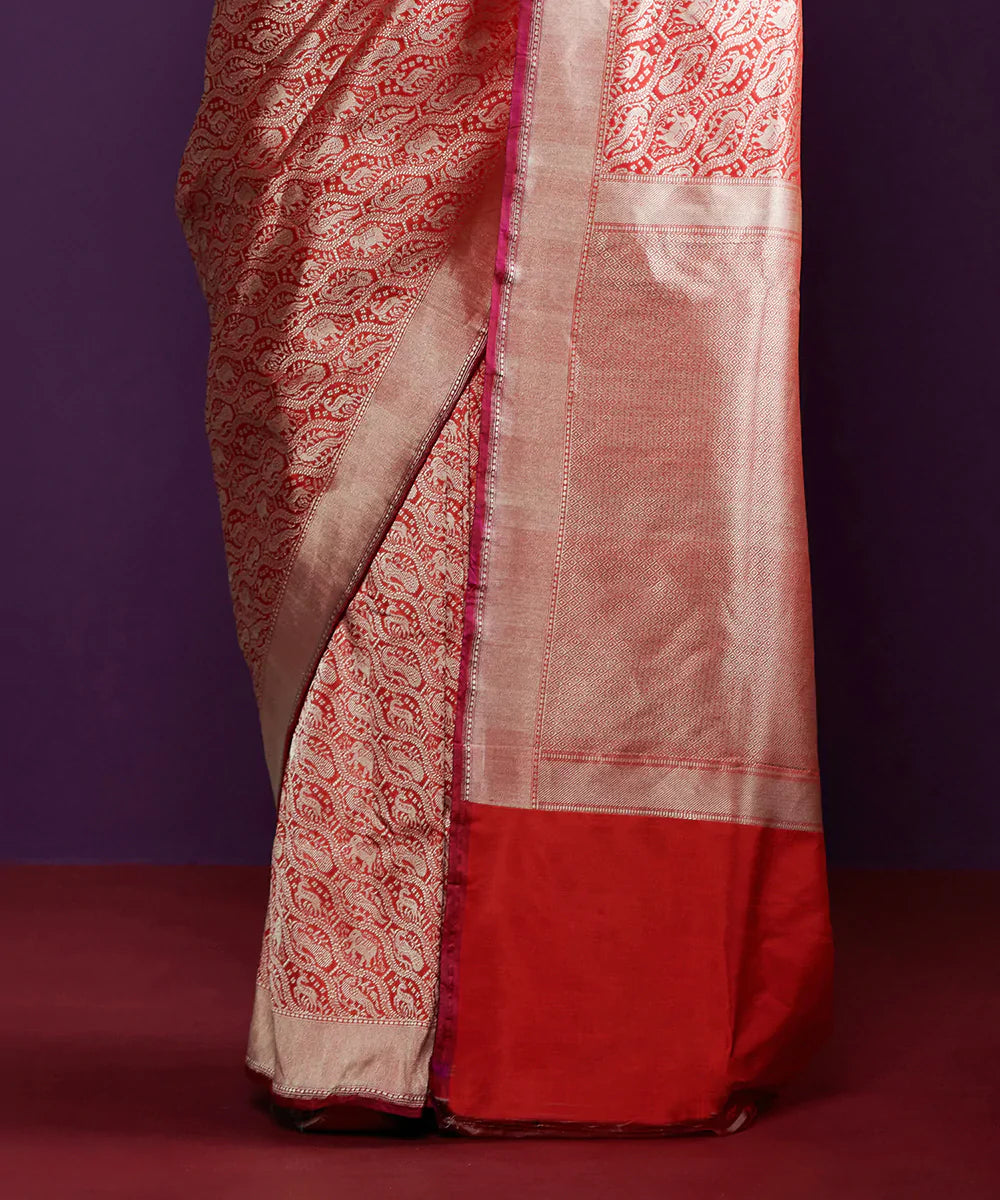 Handloom_Grey_Pure_Chanderi_Silk_Saree_With_Zari_Booti_WeaverStory_04