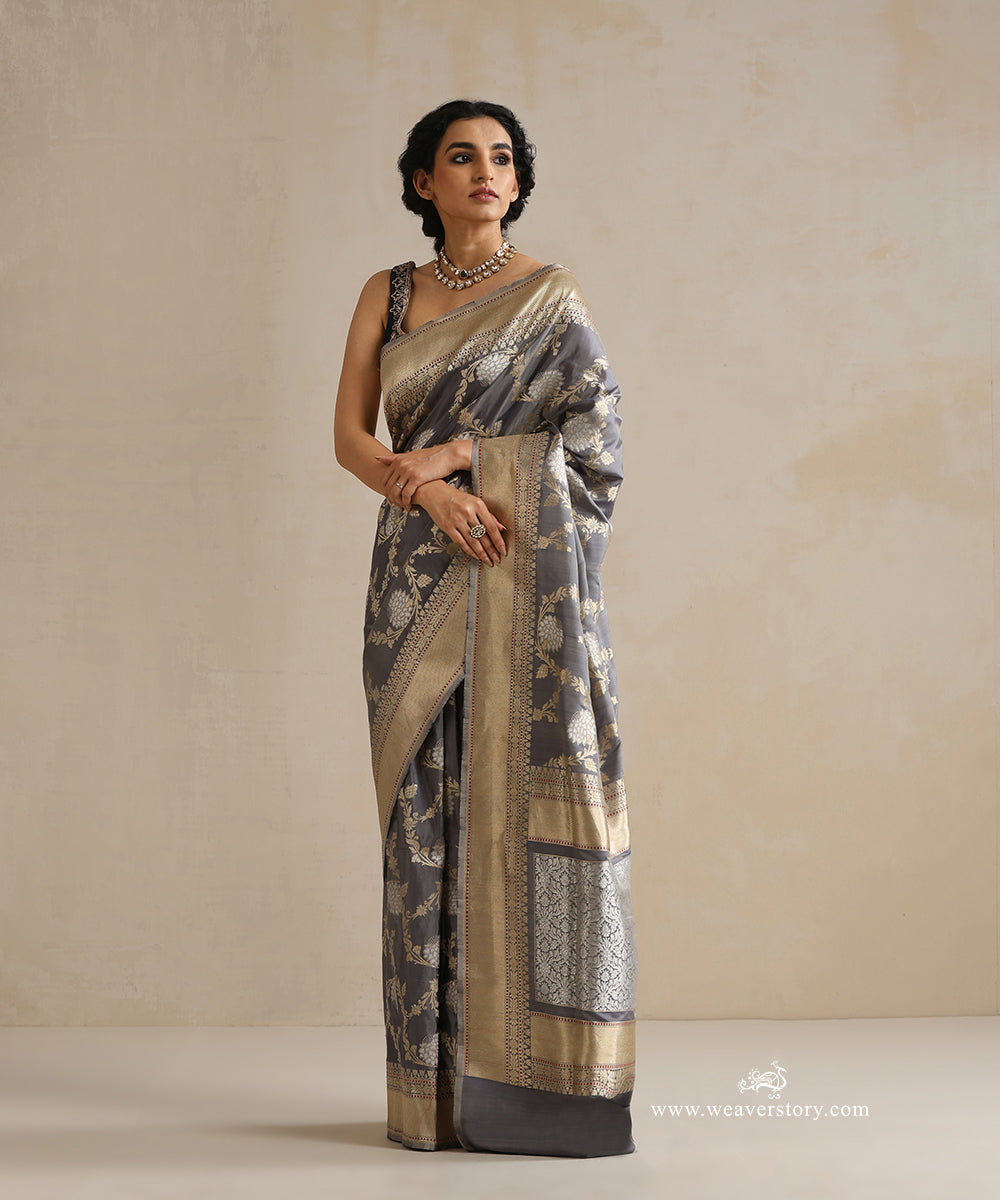 Handloom_Grey_Pure_Katan_Silk_Kadhwa_Banarasi_Saree_With_Silver_Zari_Meenakari_Floral_Jaal_WeaverStory_01