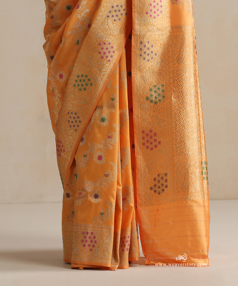 Saffron_Handloom_Pure_Katan_Silk_Kadhwa_Banarasi_Saree_With_Meenakari_Floral_Jaal_WeaverStory_04