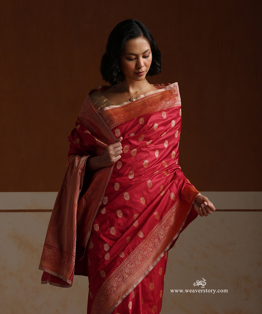 Handloom_Red_Pure_Katan_Silk_Banarasi_Saree_With_Gold_Booti_WeaverStory_02