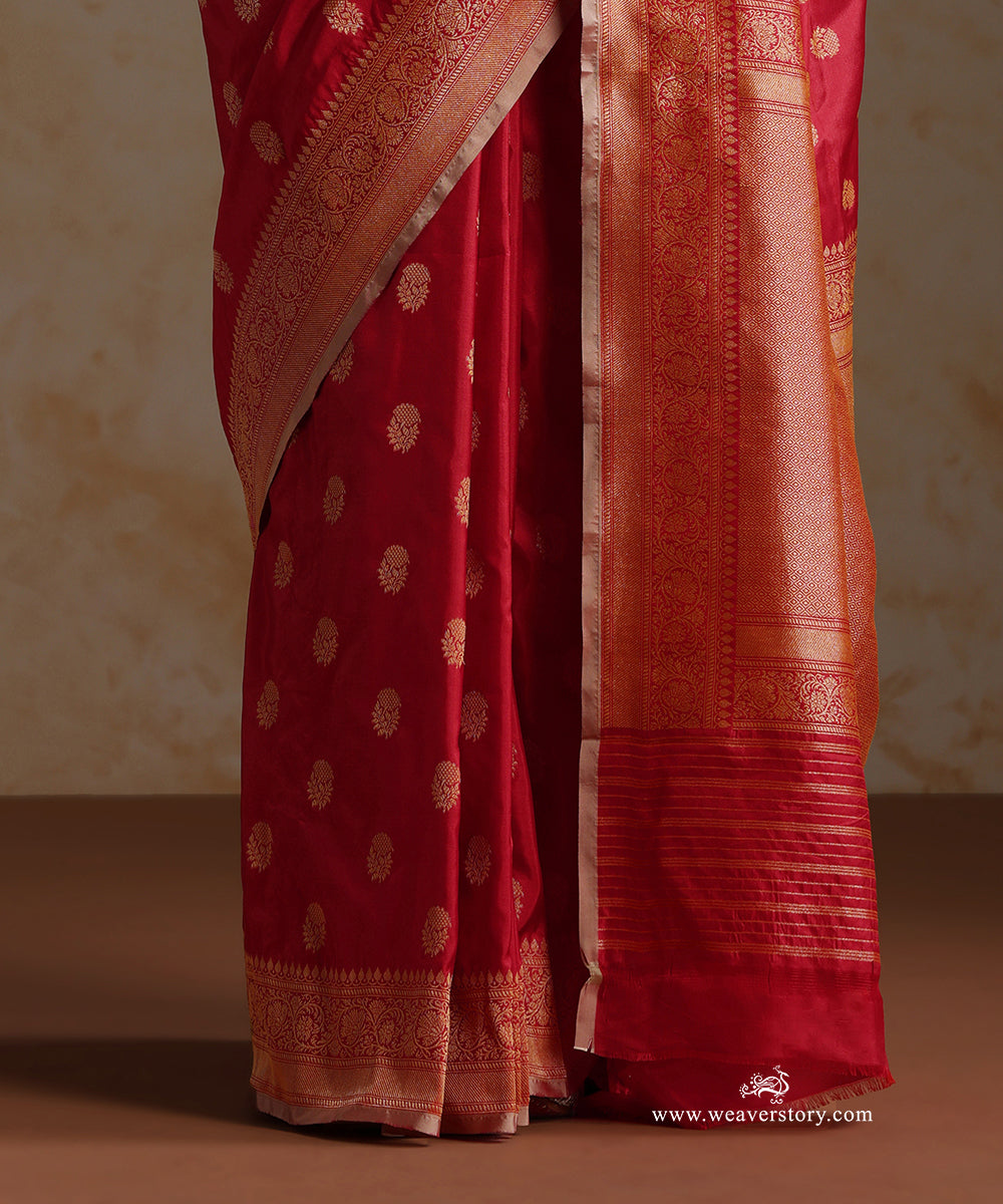 Handloom_Red_Pure_Katan_Silk_Banarasi_Saree_With_Gold_Booti_WeaverStory_04