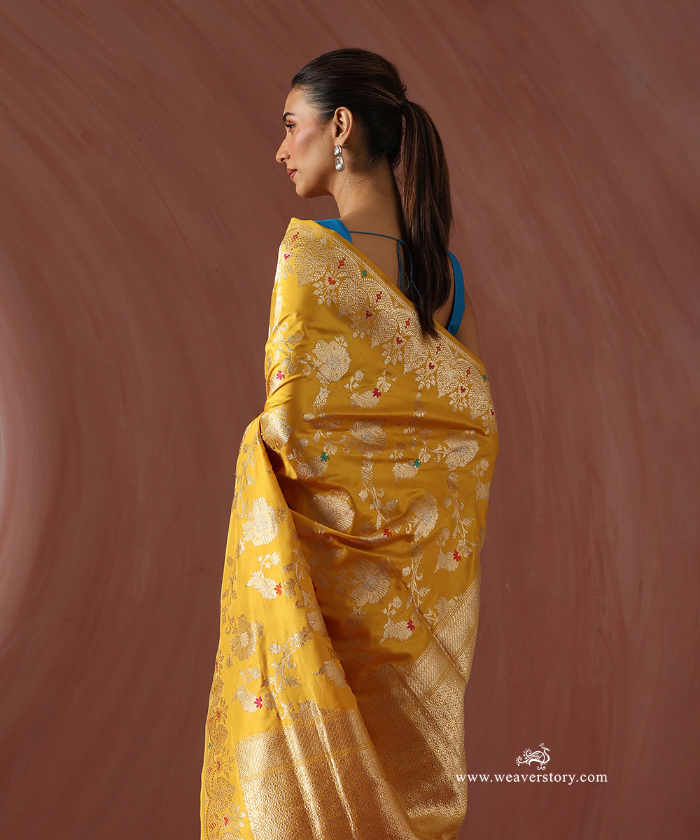 Mustard_Handloom_Pure_Katan_Silk_Banarasi_Saree_With_Kadhwa_Sona_Jaal_Meenakari_Booti_With_Border_WeaverStory_02