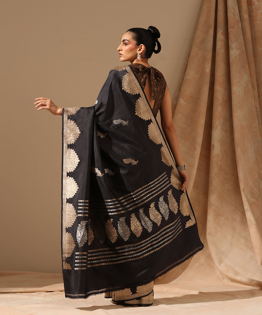 Black_Handloom_Pure_Katan_Silk_Banarasi_Saree_With_Kadhwa_Border_WeaverStory_03