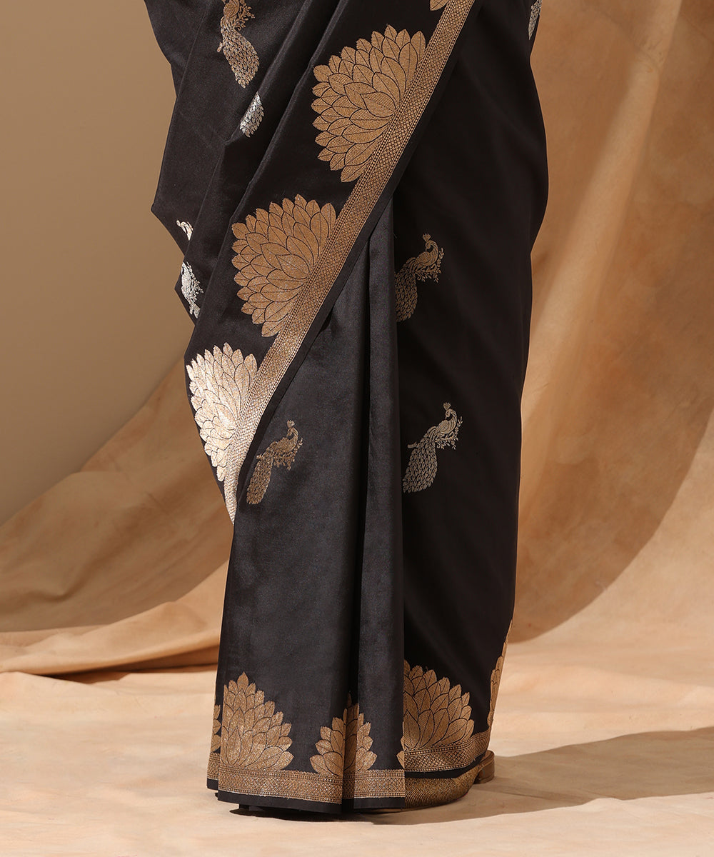 Black_Handloom_Pure_Katan_Silk_Banarasi_Saree_With_Kadhwa_Border_WeaverStory_04