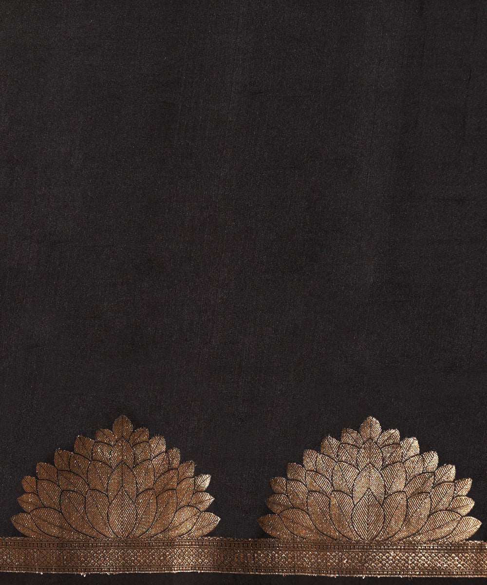 Black_Handloom_Pure_Katan_Silk_Banarasi_Saree_With_Kadhwa_Border_WeaverStory_05