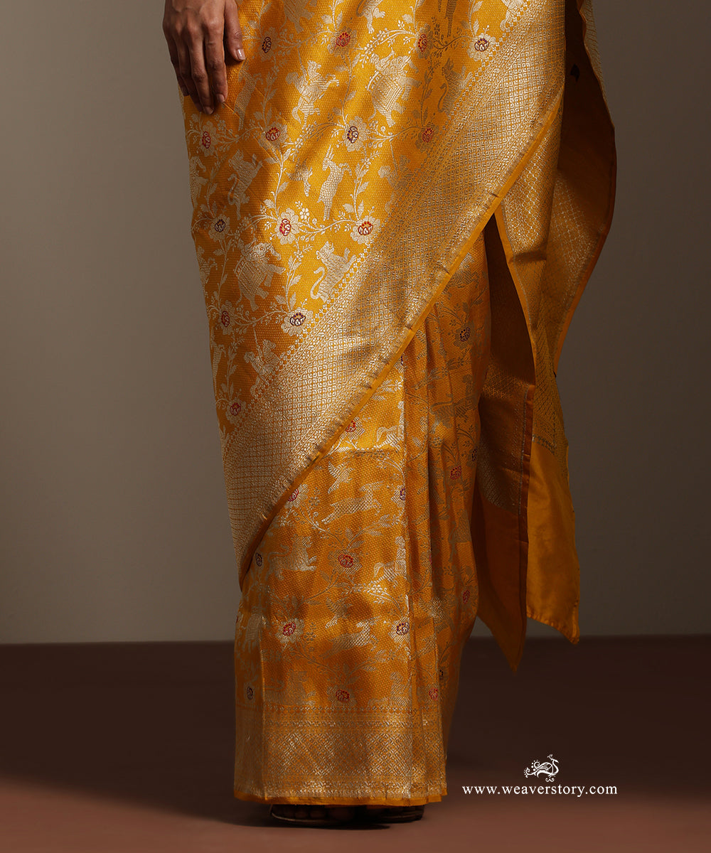 Mustard_Pure_Katan_Silk_Zari_Weft_Shikargah_Saree_With_Meenakari_WeaverStory_04