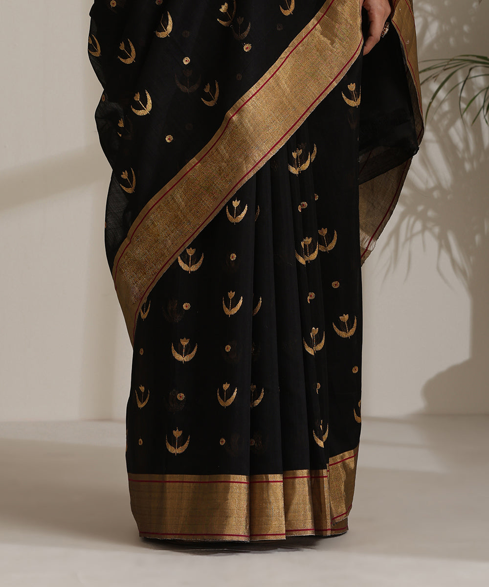 Handloom_Black_Pure_Cotton_Silk_Pure_Chanderi_Saree_With_All_Over_Zari_Motifs_And_Gold_Border_WeaverStory04
