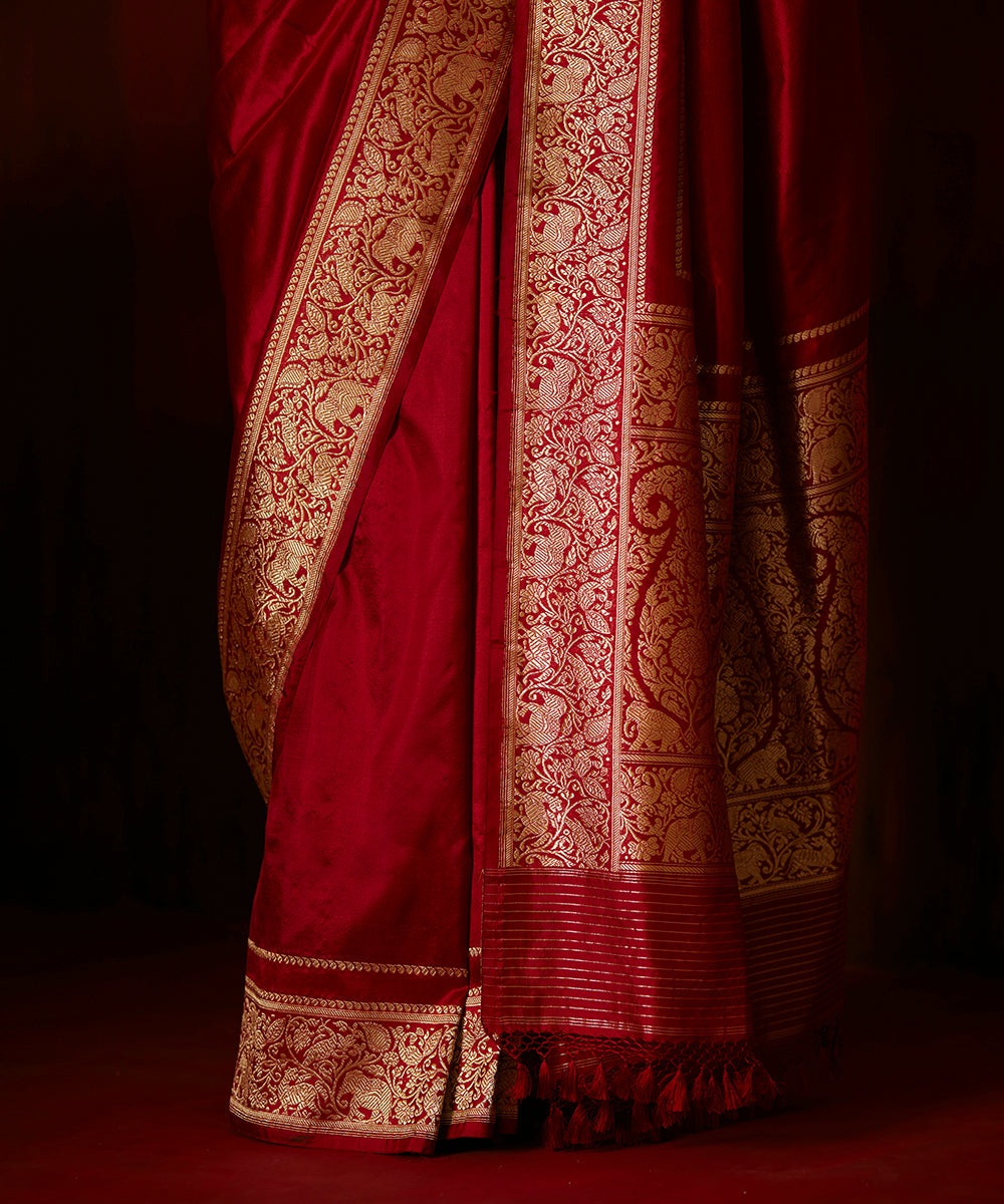 Red Handloom Pure Katan Silk Plain Banarasi Saree With Kadhwa Border And Palla In Zari - Pre Order