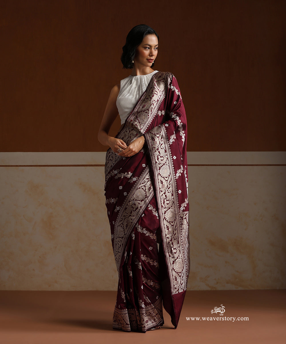 Maroon_And_Black_Dual_Tone_Handloom_Pure_Katan_Silk_Banarasi_Saree_With_Kadhwa_Jaal_And_Sona_Rupa_Zari_WeaverStory_02