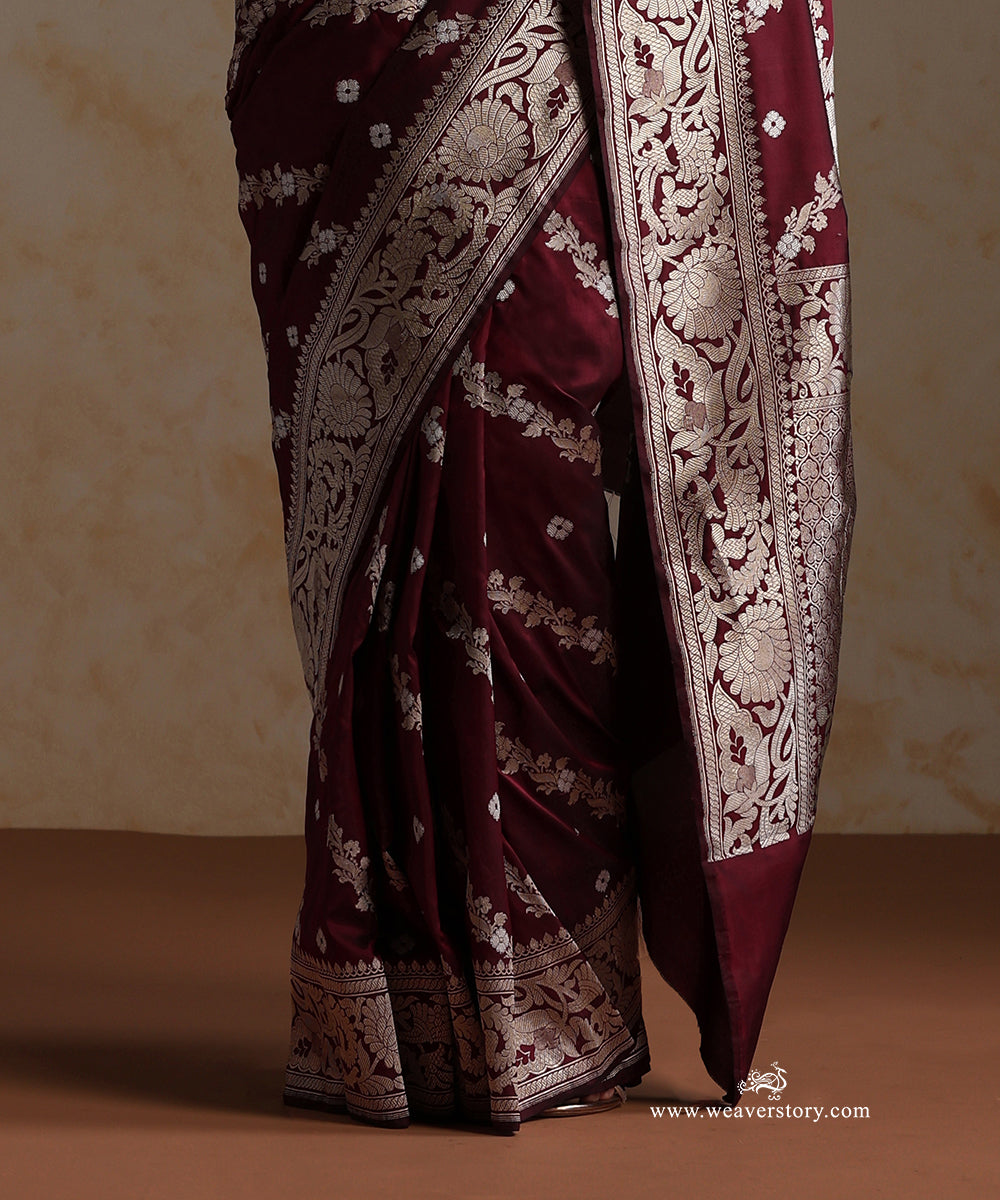 Maroon_And_Black_Dual_Tone_Handloom_Pure_Katan_Silk_Banarasi_Saree_With_Kadhwa_Jaal_And_Sona_Rupa_Zari_WeaverStory_04