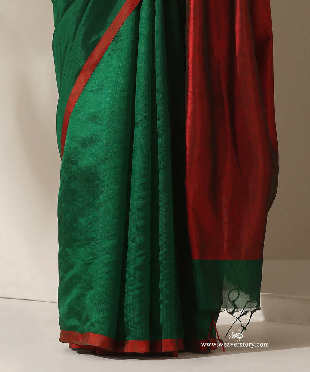 Green_Handloom_Pure_Silk_Chanderi_Saree_With_Red_Selvedge_WeaverStory_04
