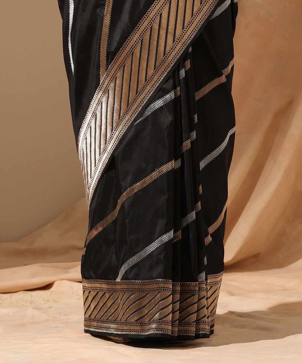 Handloom_Black_Pure_Katan_Silk_Banarasi_Saree_With_Aada_Bel_WeaverStory_04