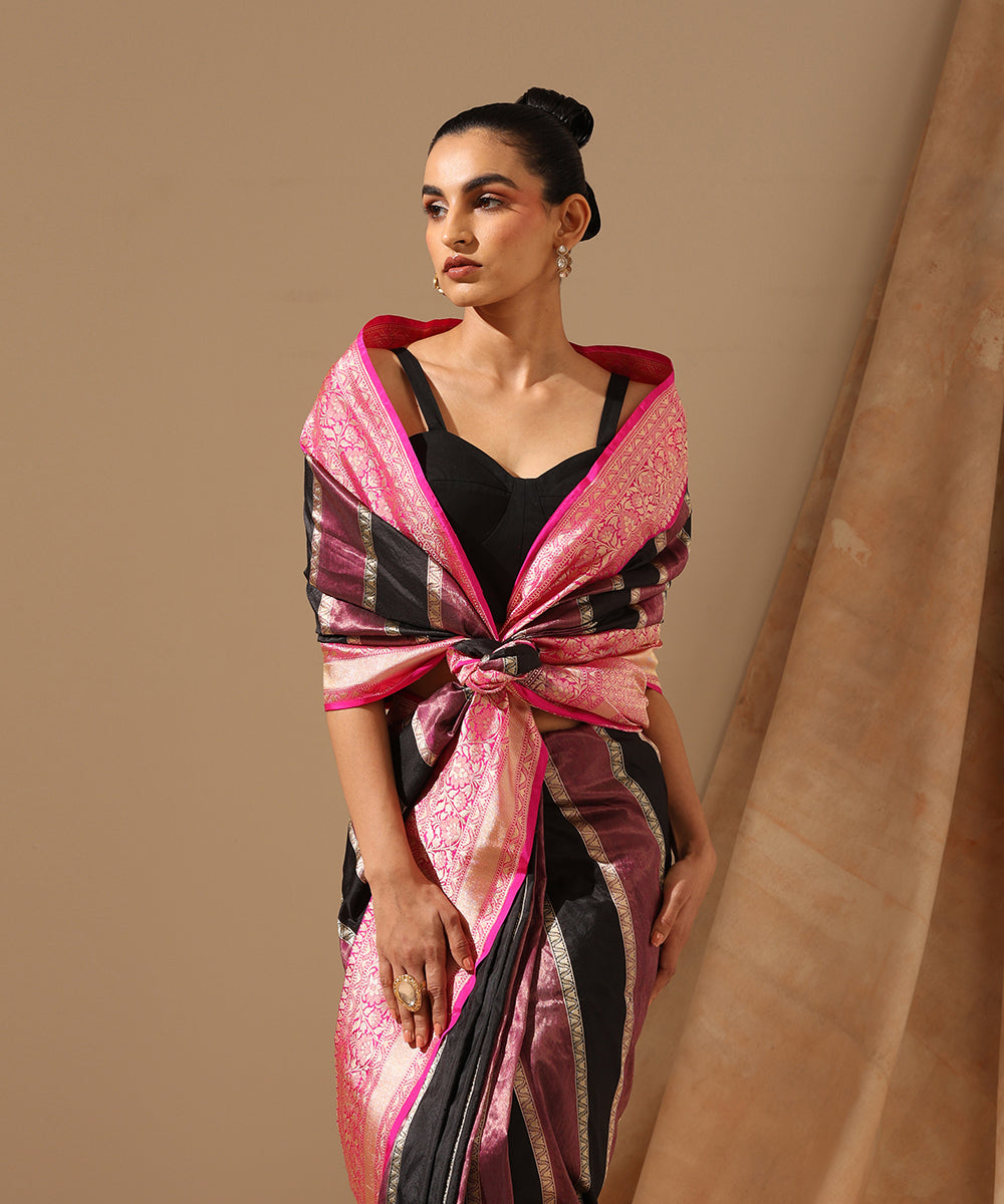 Black_And_Magenta_Handloom_Pure_Tissue_Silk_Banarasi_Saree_With_Pink_Kadhiyal_Border_WeaverStory_01