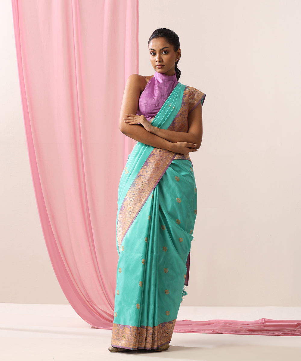 Aqua_Green_Handloom_Pure_Katan_Silk_Banarasi_Saree_With_Violet_Border_And_Kadhwa_Booti_WeaverStory_02