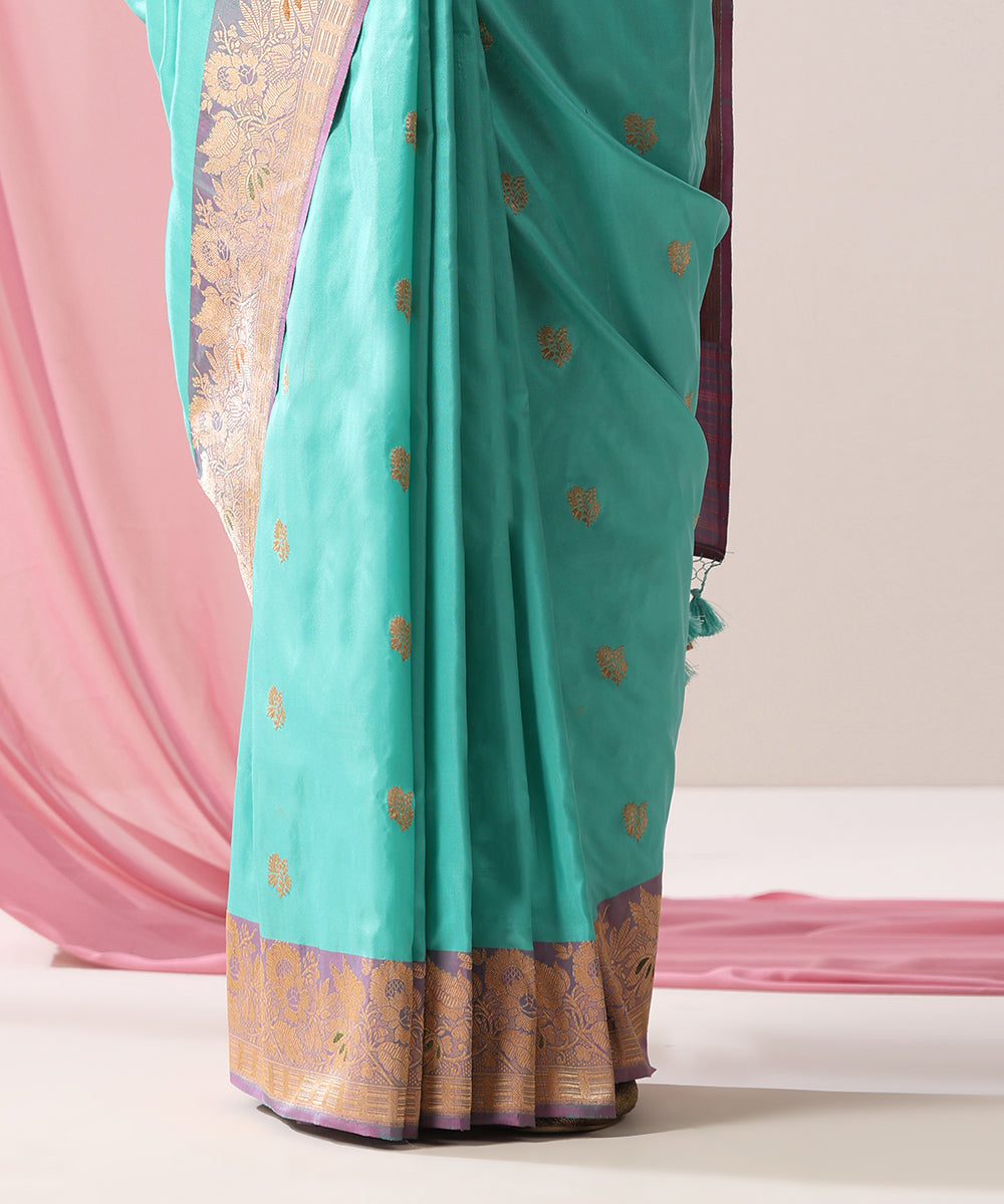 Aqua_Green_Handloom_Pure_Katan_Silk_Banarasi_Saree_With_Violet_Border_And_Kadhwa_Booti_WeaverStory_04