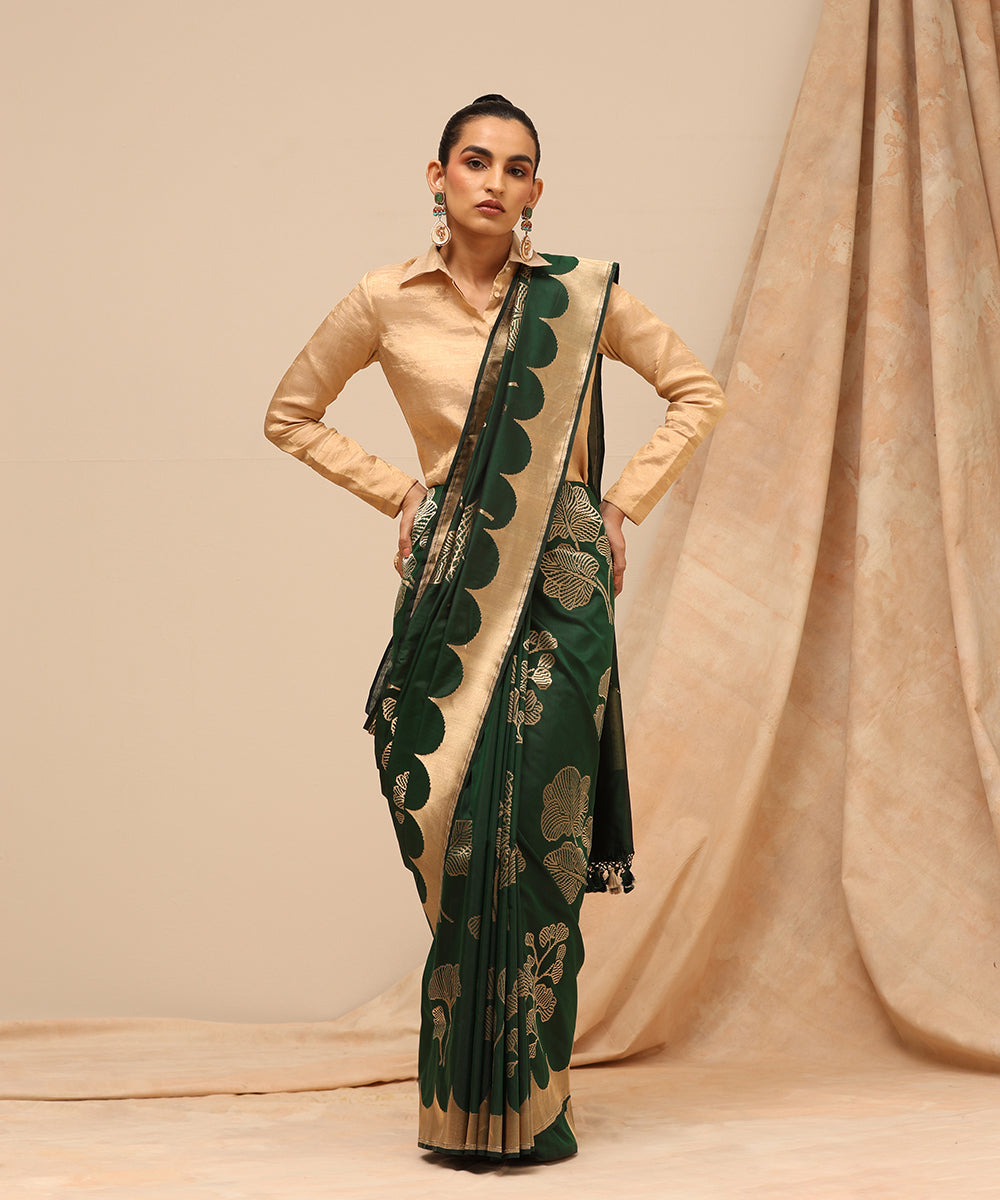 Bottle_Green_Handloom_Pure_Katan_Silk_Banarasi_Saree_With_Abstract_Motifs_And_Scalloped_Border_WeaverStory_02